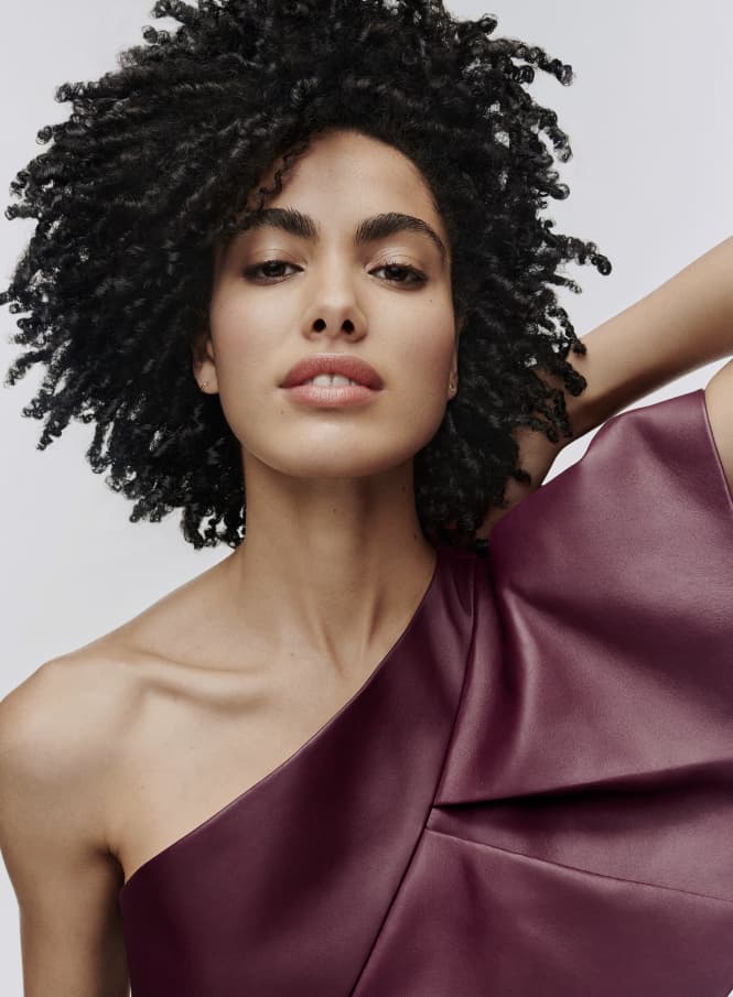 Model Big image on a side Djerra with a finished look